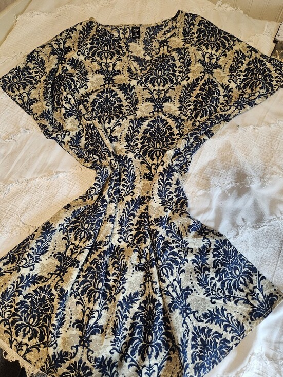 Emery Rose Dresses & Skirts - Blue and Cream Midi Dress with Damask Print